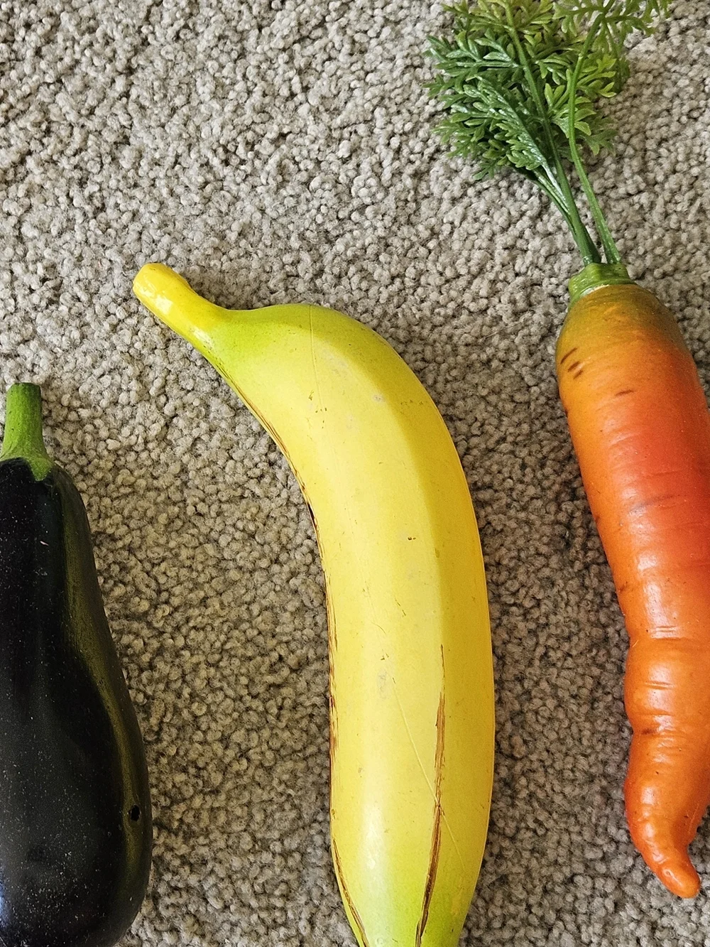 15 Vintage Pieces Of Fake Fruits &  Vegetables. Bonus -Cornucopia  Added.